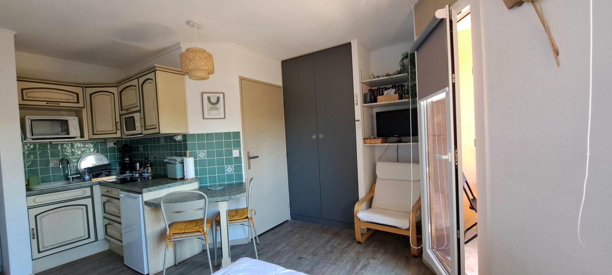 Studio Meuble Cures Thermales Avec Vue Gréoux-les-Bains Exterior photo